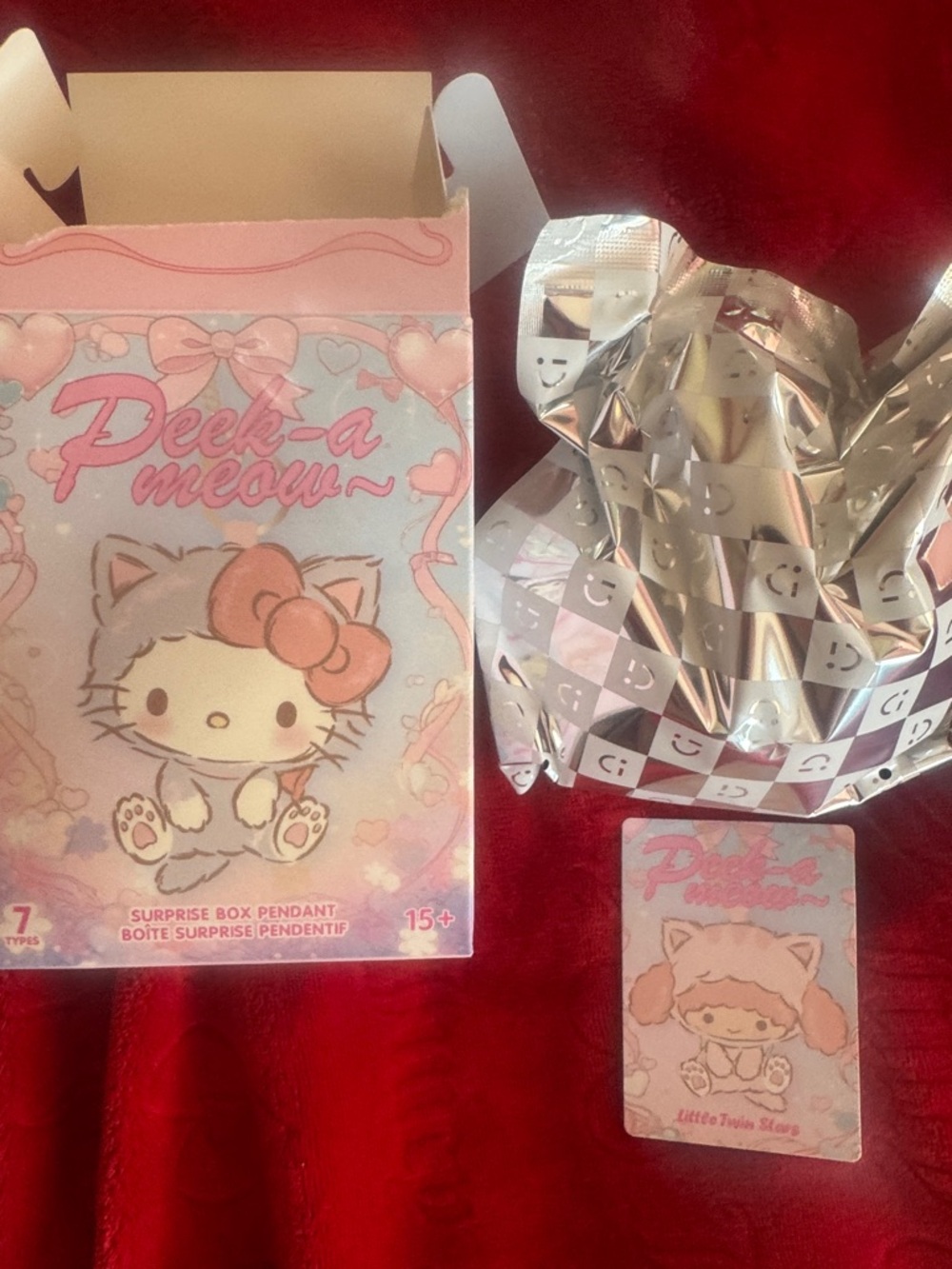 Sanrio Peek-a-Meow Surprise Pendant - Little Twin Stars (girl)